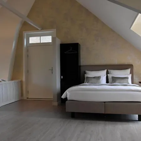 Zzzuite25 Bed & Breakfast *