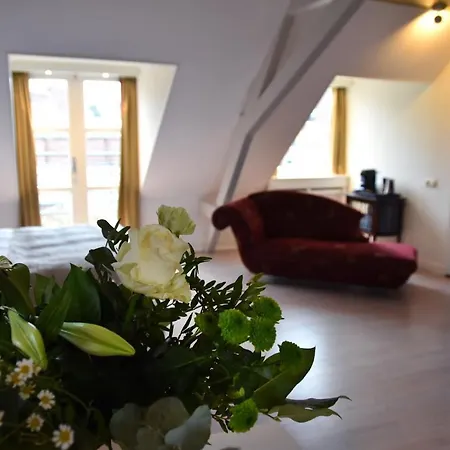 Zzzuite25 Bed & Breakfast